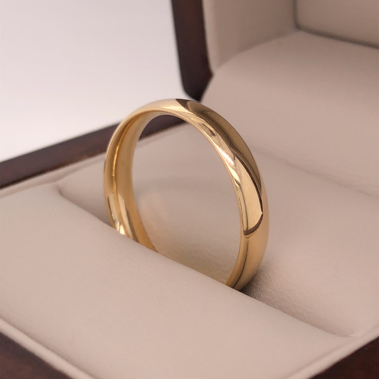 Argolla Oro 10k/14k - 4 mm Lisa Media Caña con Confort