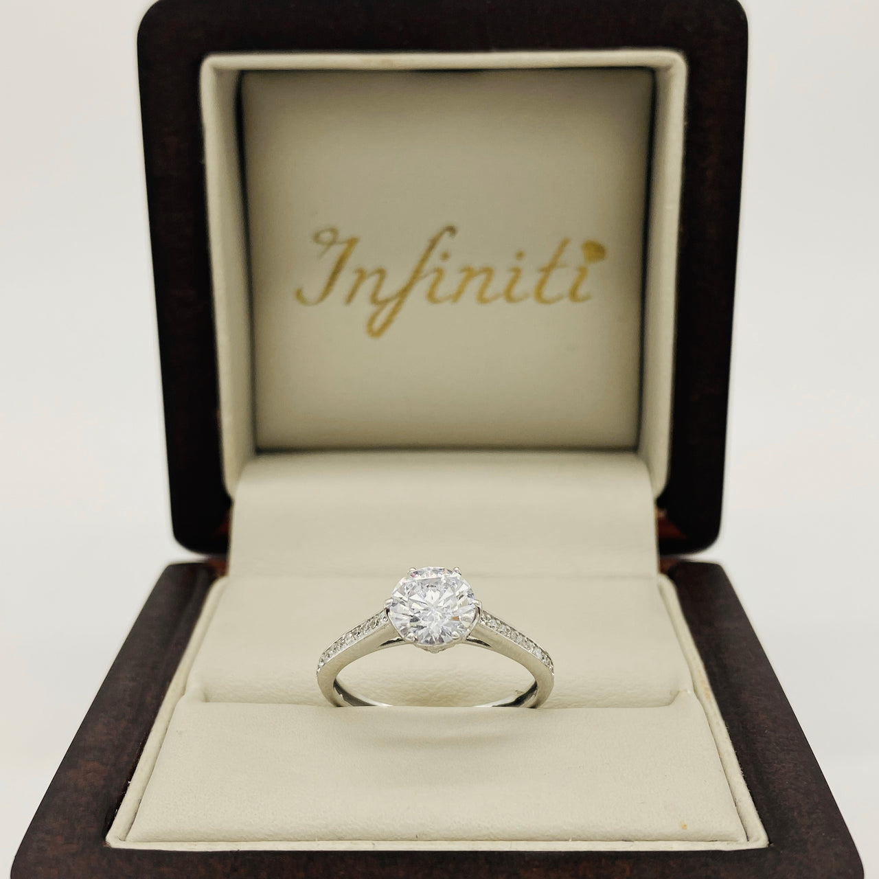 Anillo Oro Blanco 14k, Pavé Zirconia Central 6.5 mm
