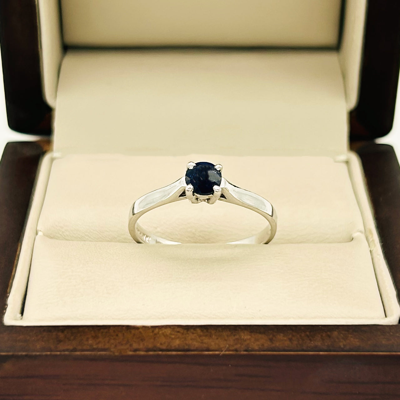Anillo Oro Blanco 14k - Zafiro Natural 50 pts