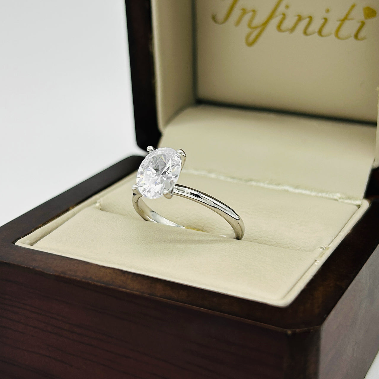 Anillo Oro Blanco 14k - Zirconia Oval