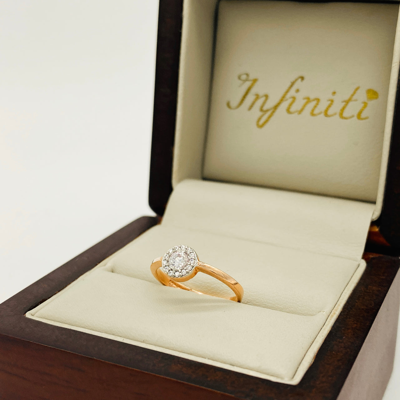 Anillo Oro Rosa 10k, Halo Solitario, Zirconia Central 3.20 mm