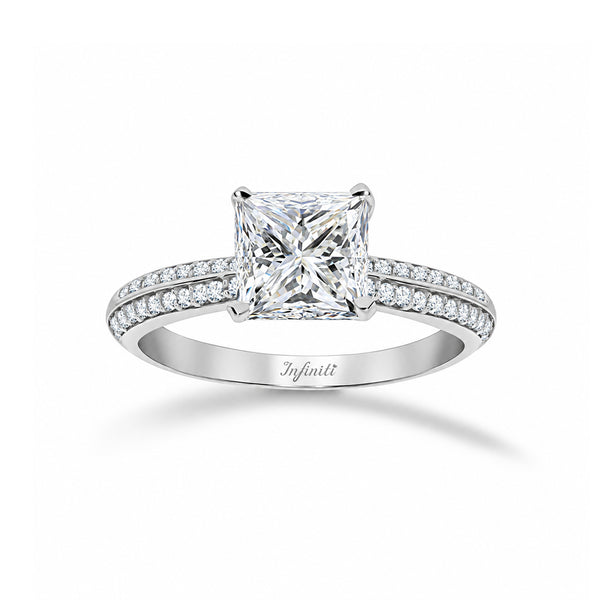Anillo Oro Blanco 10k con Zirconias Corte Princesa con Doble Fila Pavé