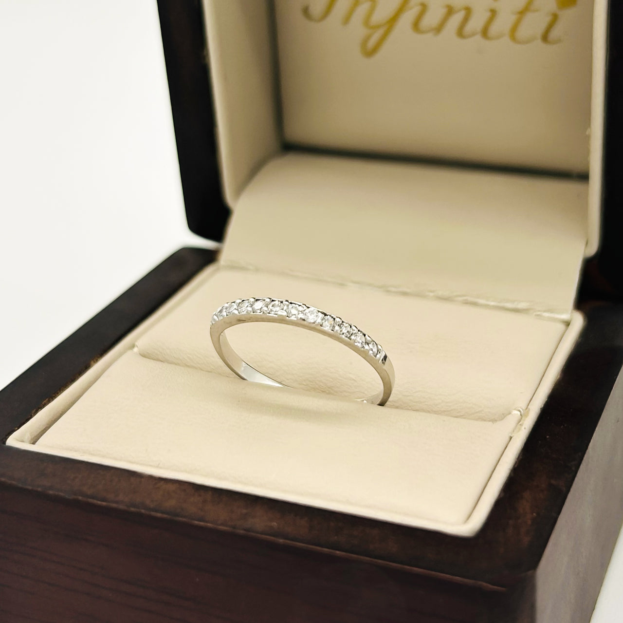 Churumbela Oro Blanco 10k - Pavé con Zirconias 2 mm