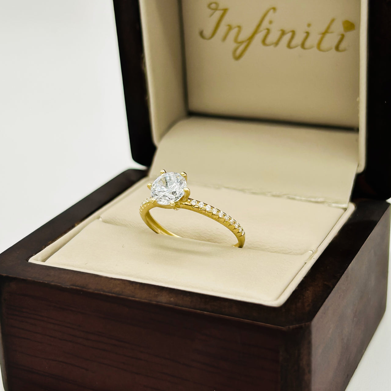 Anillo Oro Amarillo 10k, Estilo Pavé Zirconia 6.5 mm