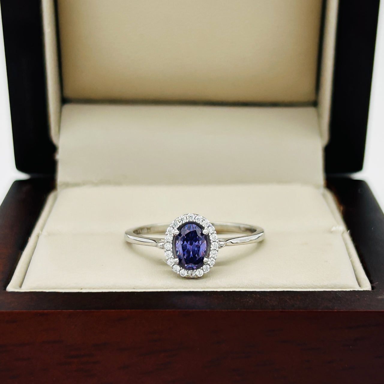 Anillo Oro Blanco 10k - Halo Oval Zirconia