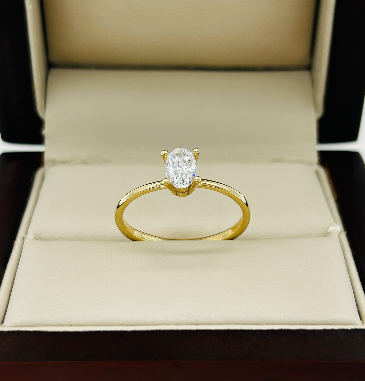 Anillo Oro 10k - Zirconia Oval