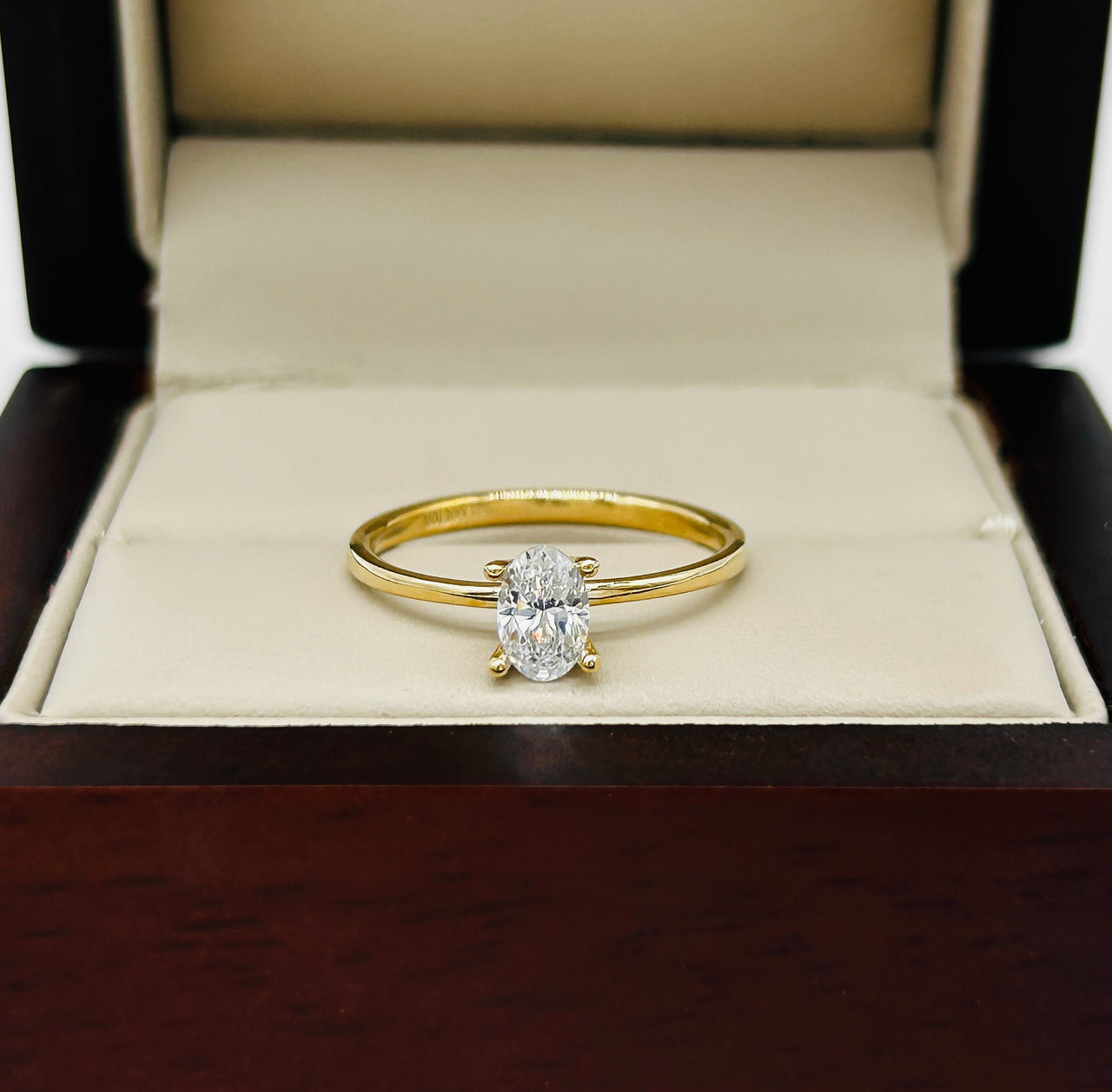 Anillo Oro 10k - Zirconia Oval