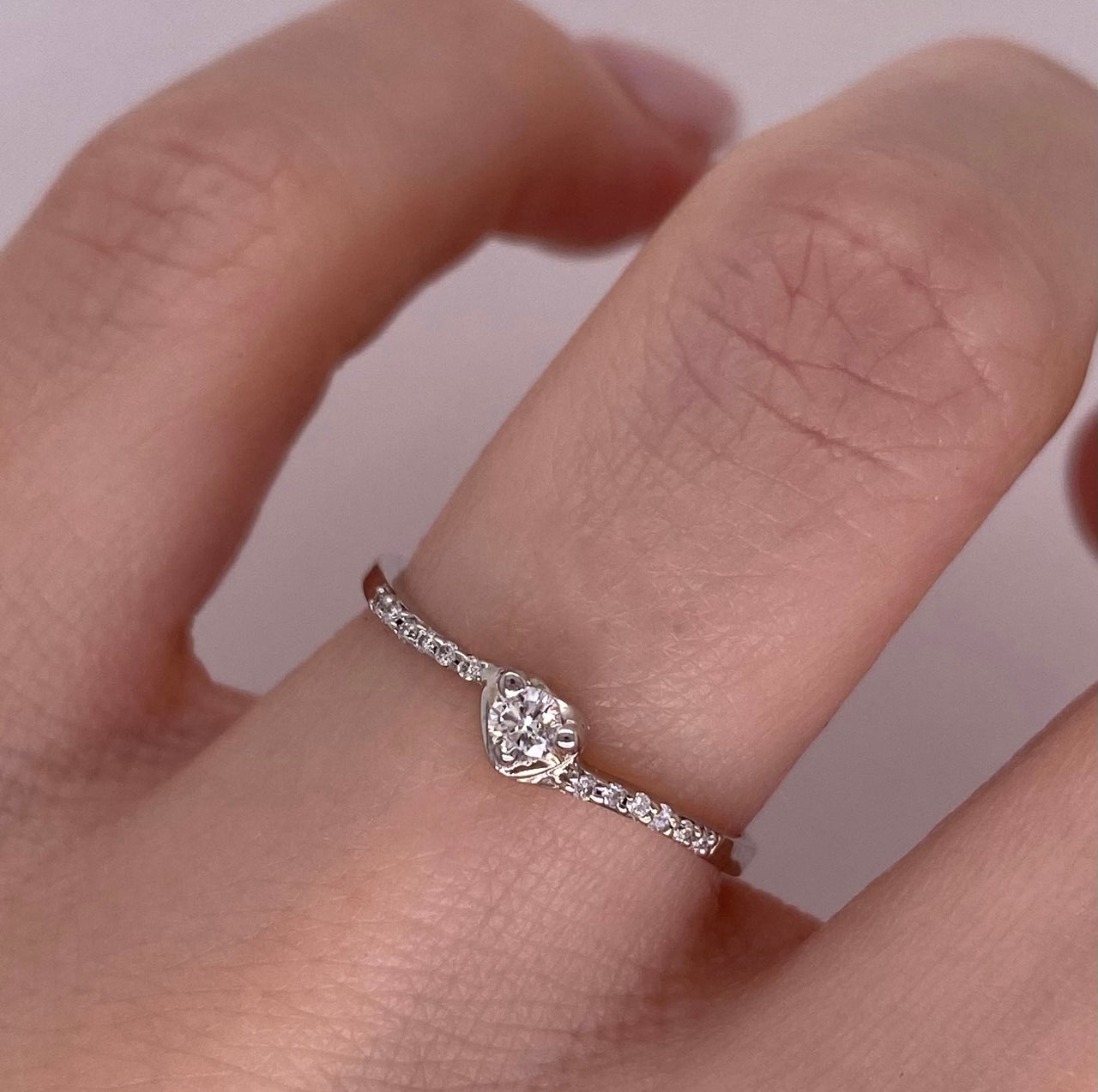 Anillo Oro Blanco 14k - Diamante Natural 0.11 CTW