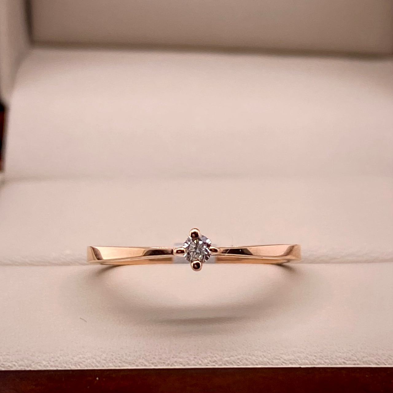 Anillo Oro Rosa 14k - Diamante Natural de 0.05 CT
