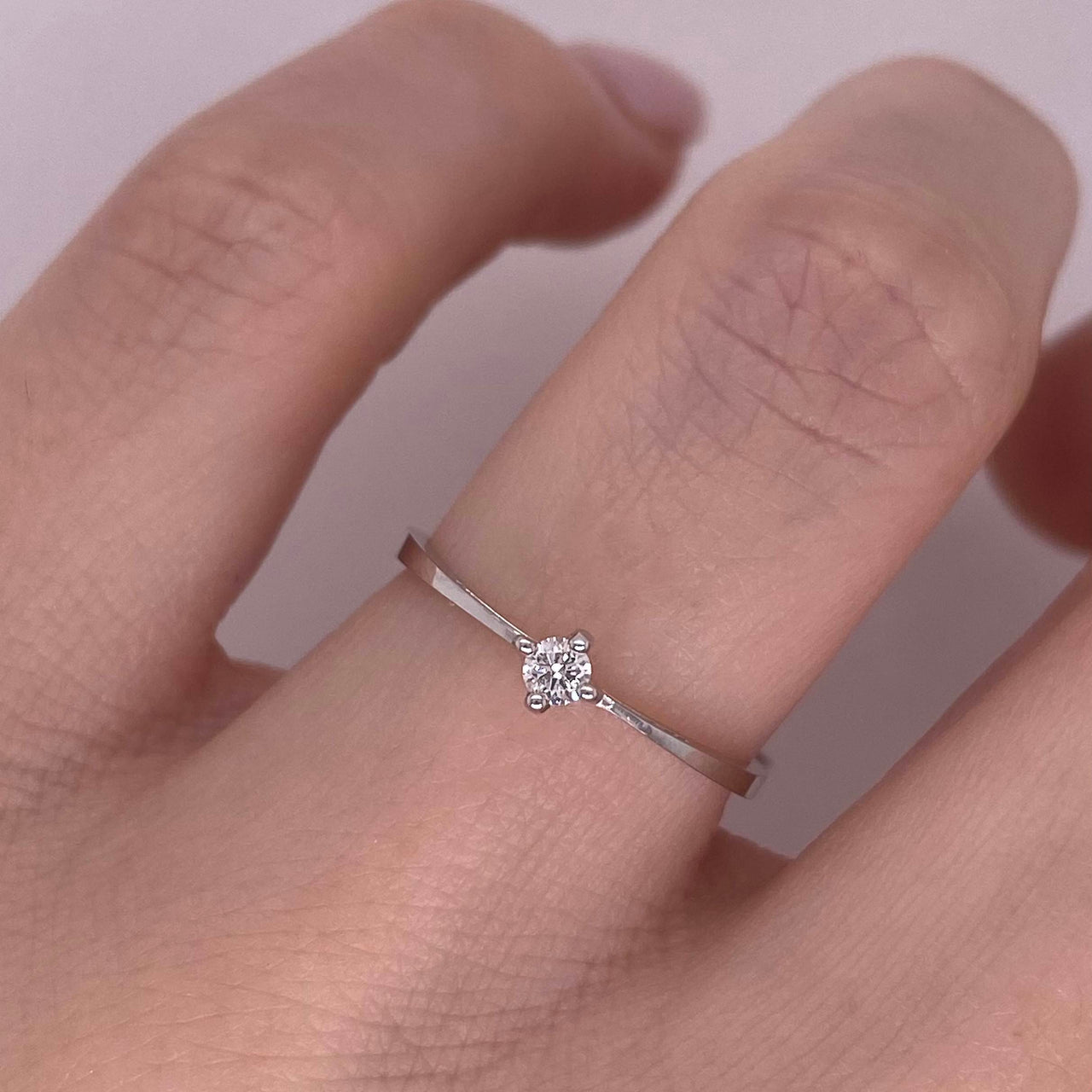 Anillo Oro Blanco 14k - Diamante Natural de 0.05 CT