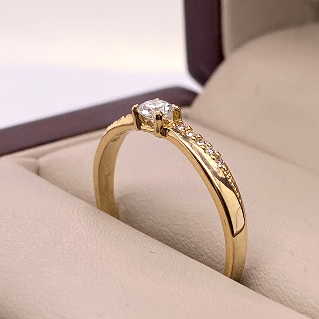 Anillo Oro 14k- Pavé Diamante Natural 0.22 CTW