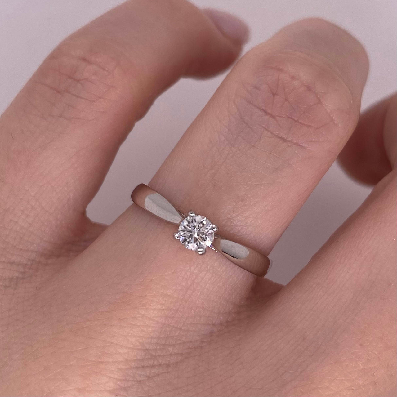 Anillo Oro Blanco 14k - Diamante Natural de 0.21 CT