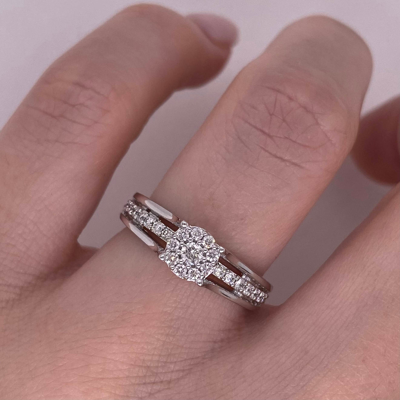 Anillo Oro Blanco 14k - Diamantes Naturales 0.30 CTW