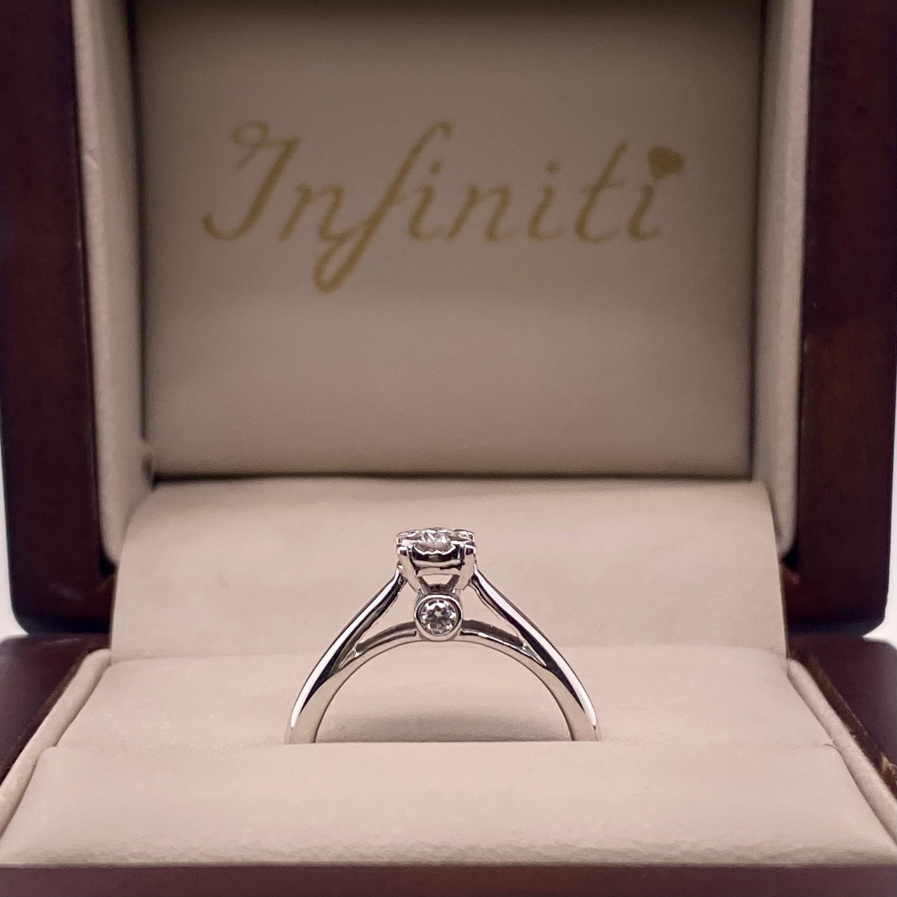 Anillo Oro Blanco 14k - Diamante Natural 0.10 CTW