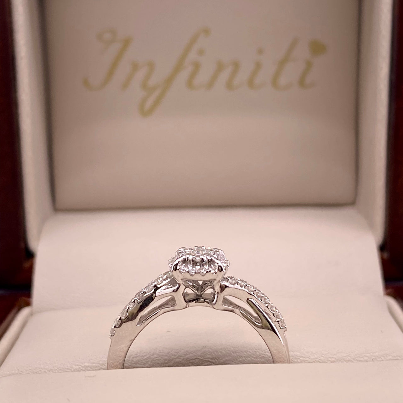 Anillo Oro Blanco 14k - Halo Diamante Natural 0.25 CTW