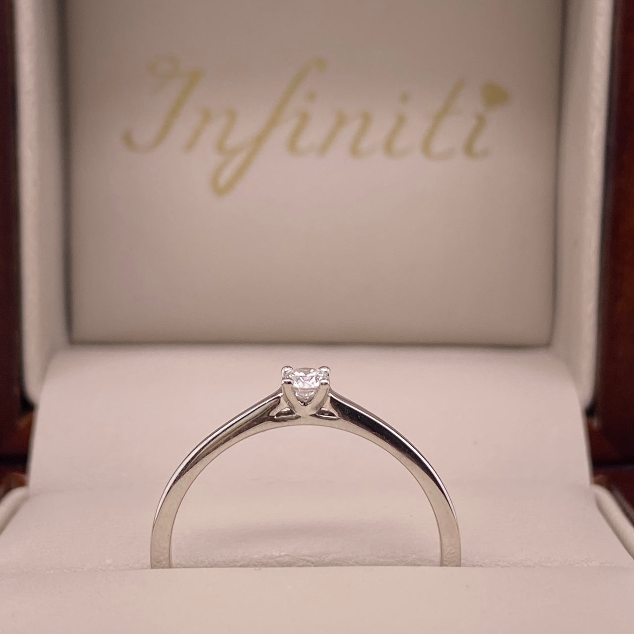 Anillo Oro Blanco 14k - Diamante de 11 Puntos