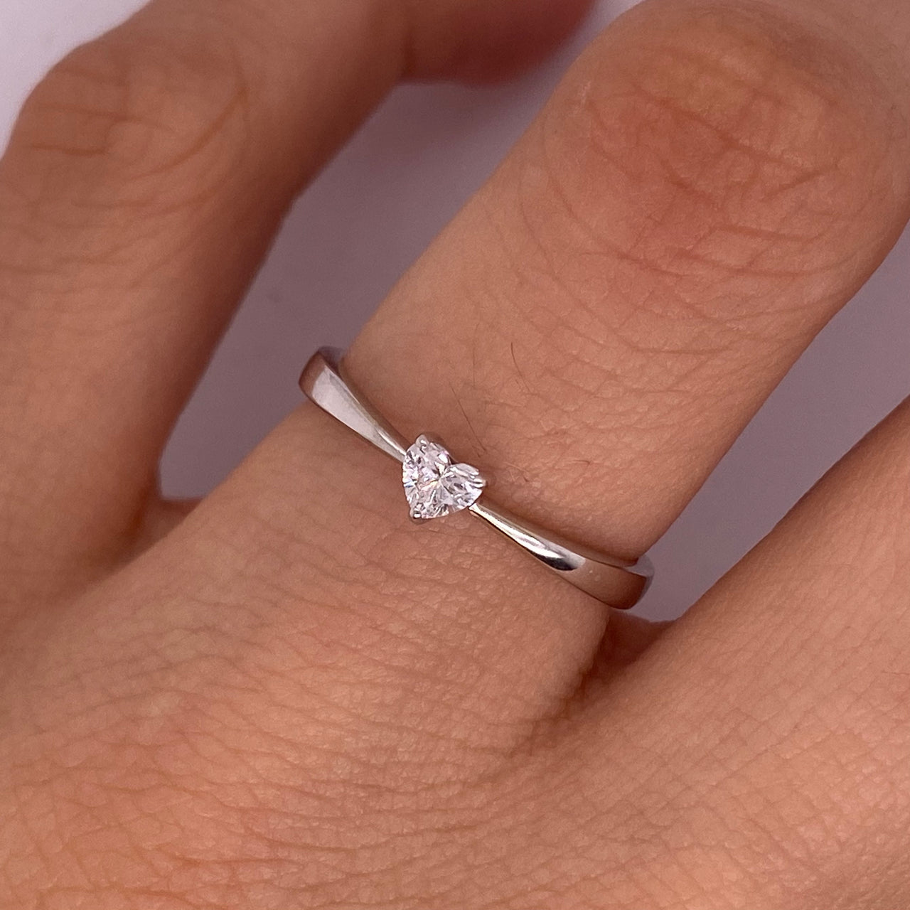 Anillo Oro Blanco 14k - Diamante Natural de Corazón 0.14 CT