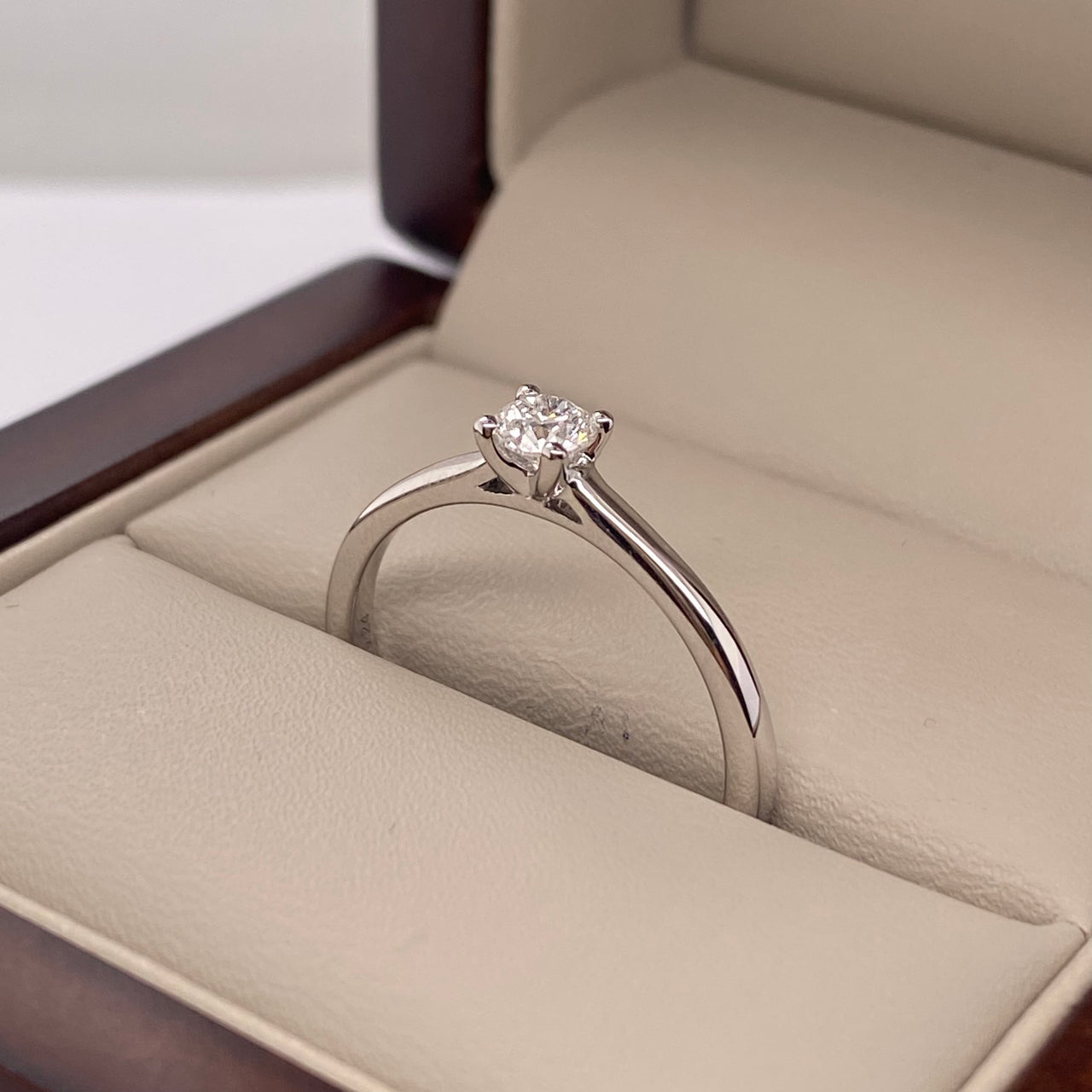 Anillo Oro Blanco 14k - Diamante Natural de 0.25 CT