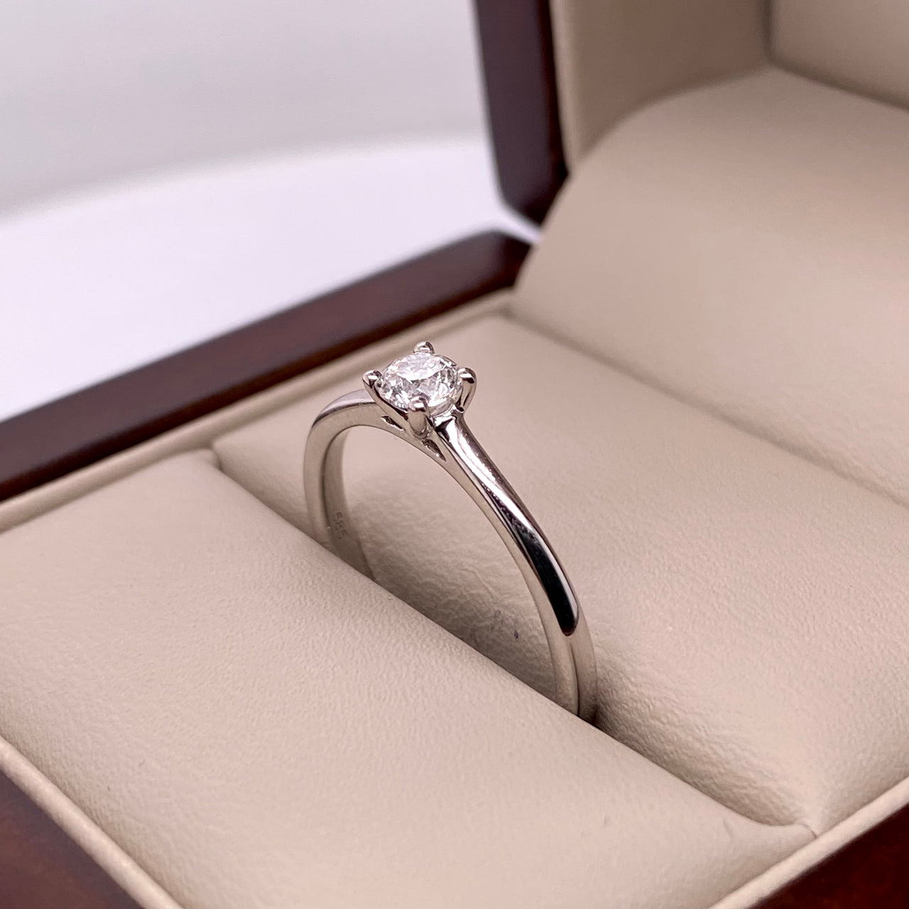 Anillo Oro Blanco 14k - Diamante Natural de 0.25 CT
