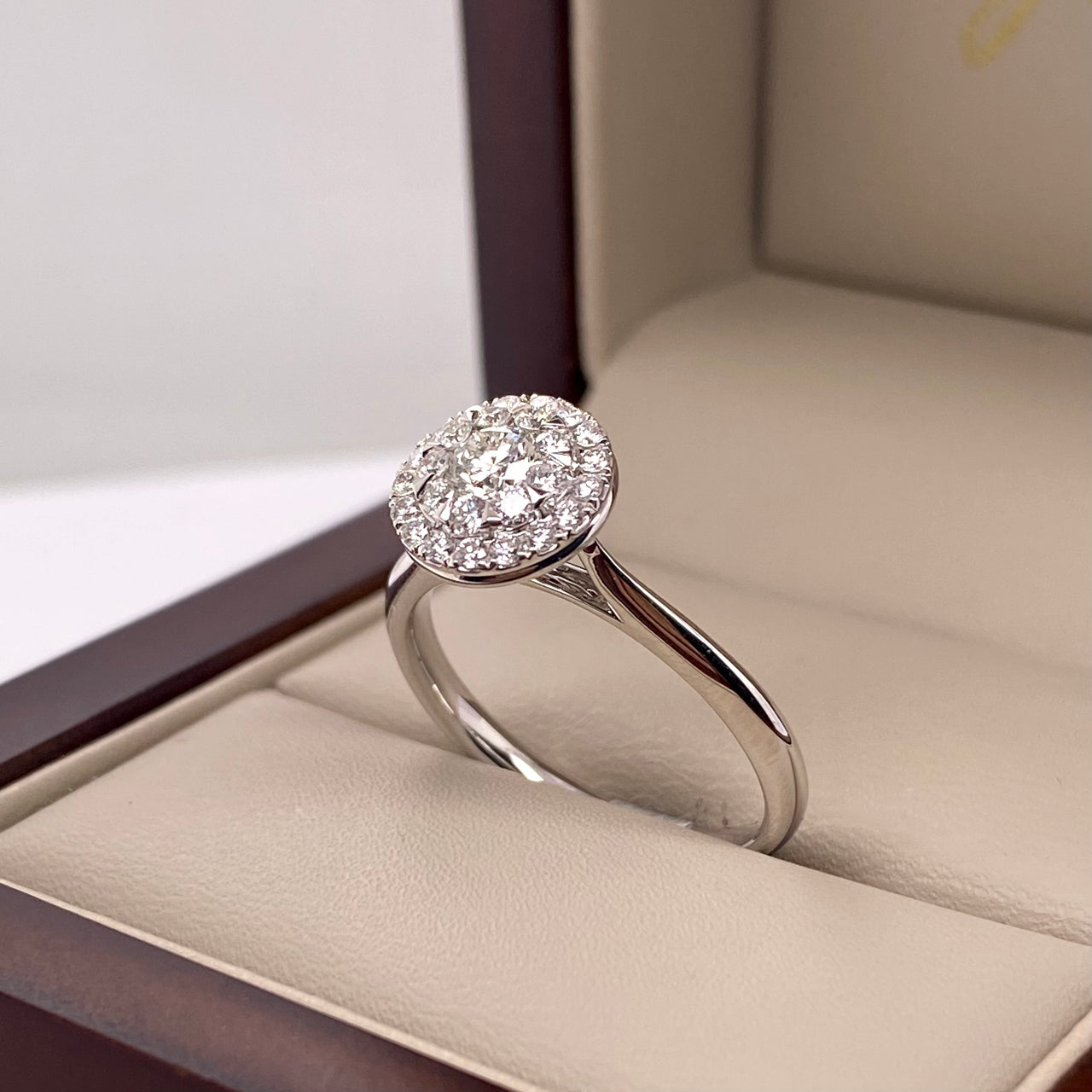 Anillo Oro Blanco 14k - Halo con Diamante Natural 0.48 CTW