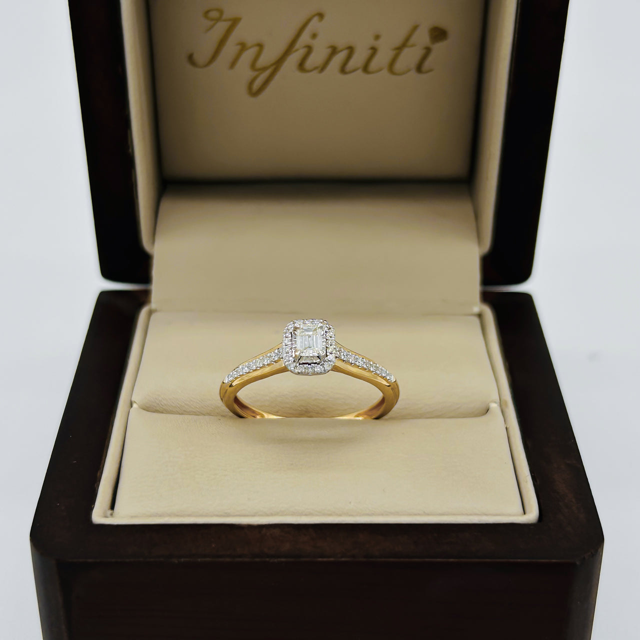 Anillo Oro Amarillo 14k - Diamante Natural Corte Esmeralda 0.31 CTW