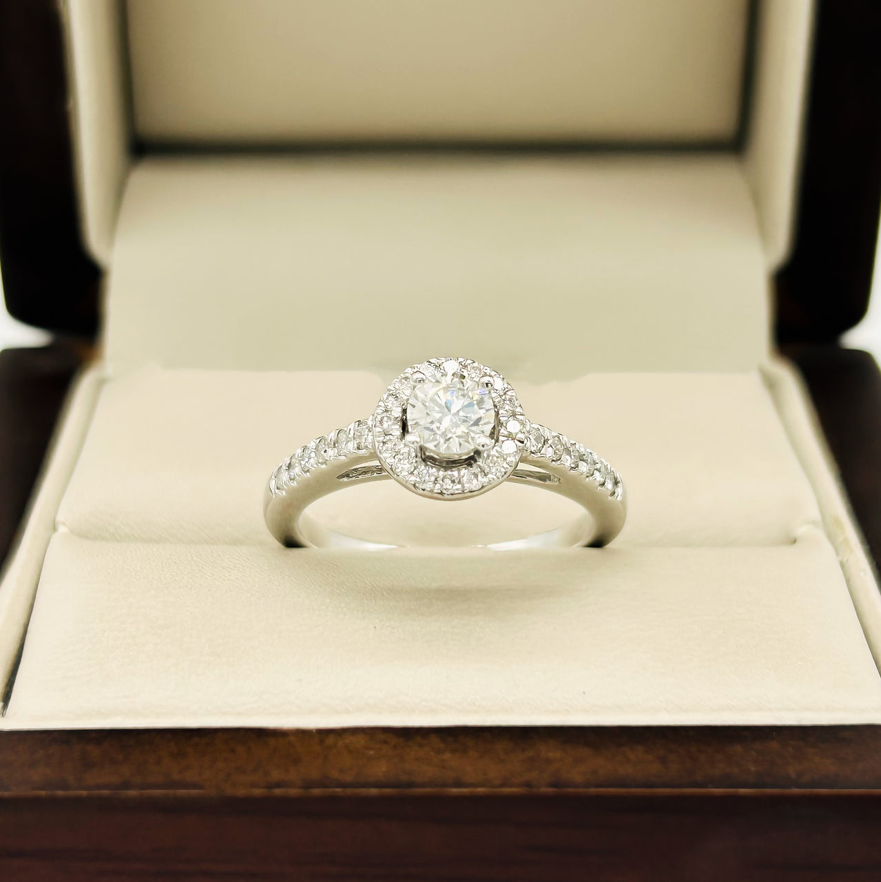Anillo Oro Blanco 14k - Diamantes Natural de 0.50 CTW