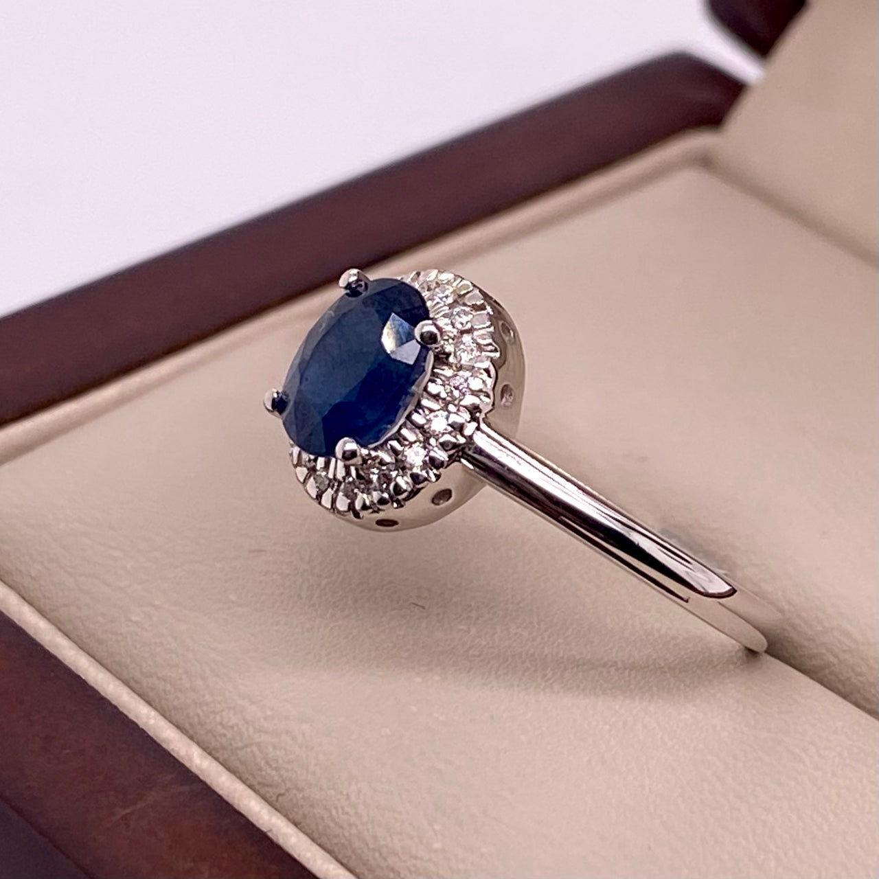 Anillo Oro Blanco 14k - Halo Zafiro con Diamante Natural 1.17 CTW