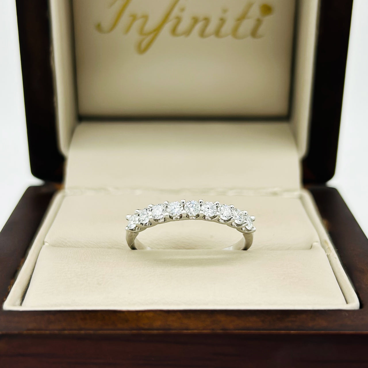Churumbela Oro 14k - Diamante Forma U - 0.72 CTW (2.85 mm) *Fabricación*