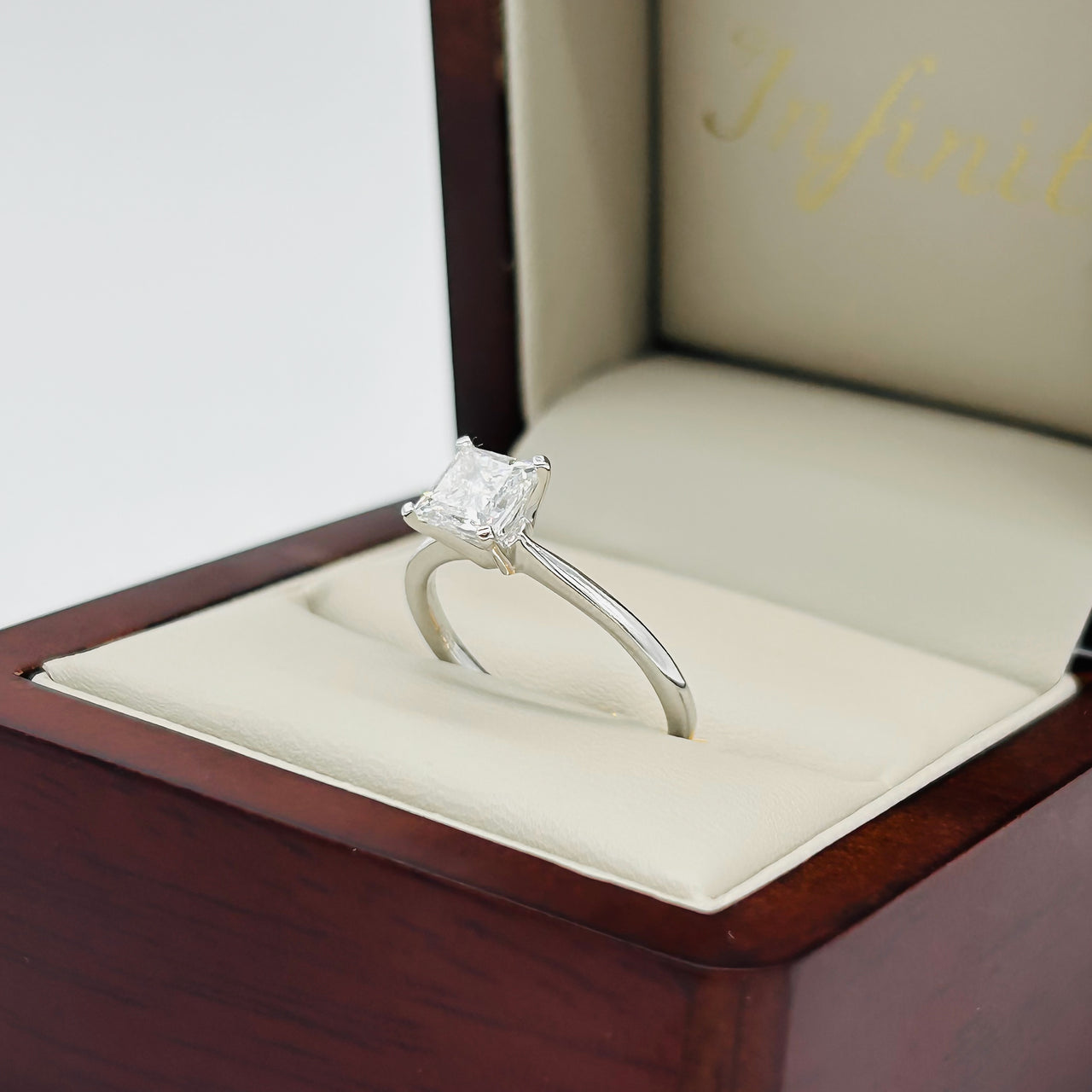 Anillo Oro Blanco 14k - 1.00 CT Diamante de Laboratorio IGI