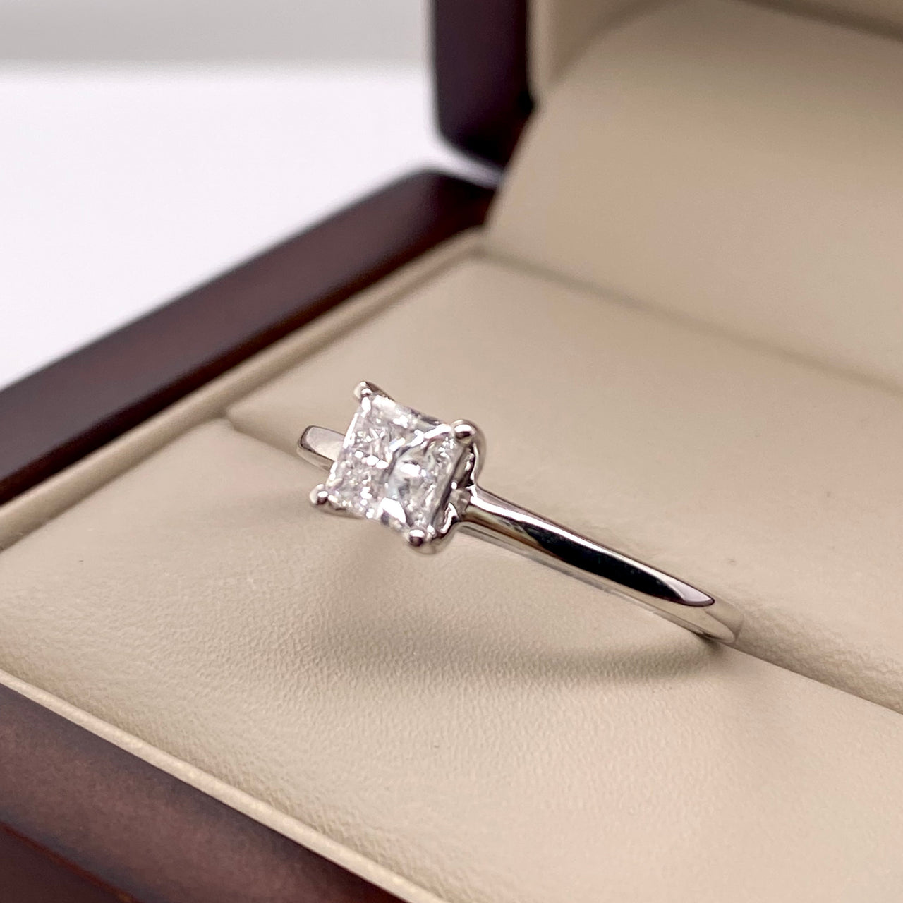 Anillo Oro Blanco 14k - 0.50 CT Diamante de Laboratorio IGI