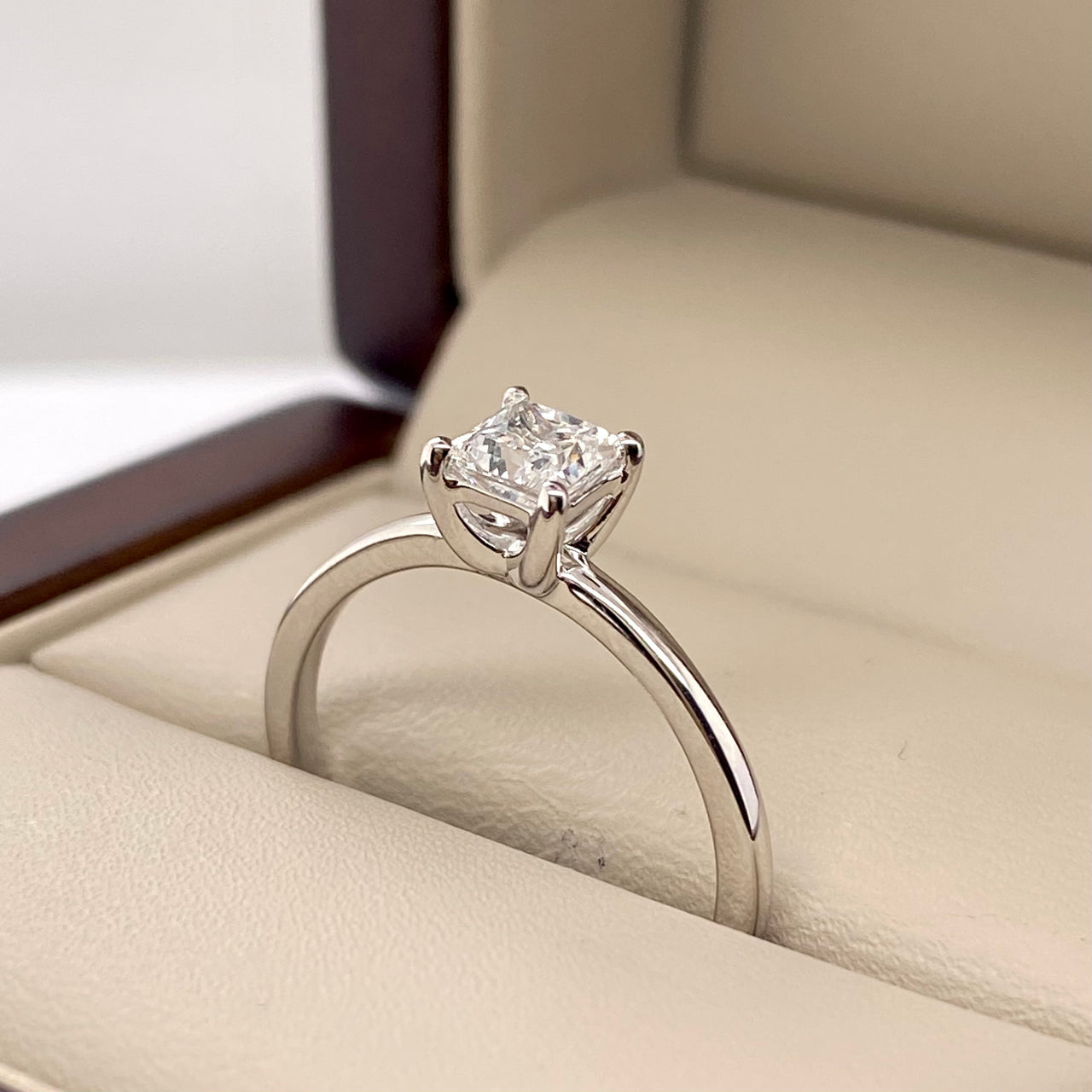 Anillo Oro Blanco 14k - 0.50 CT Diamante de Laboratorio IGI