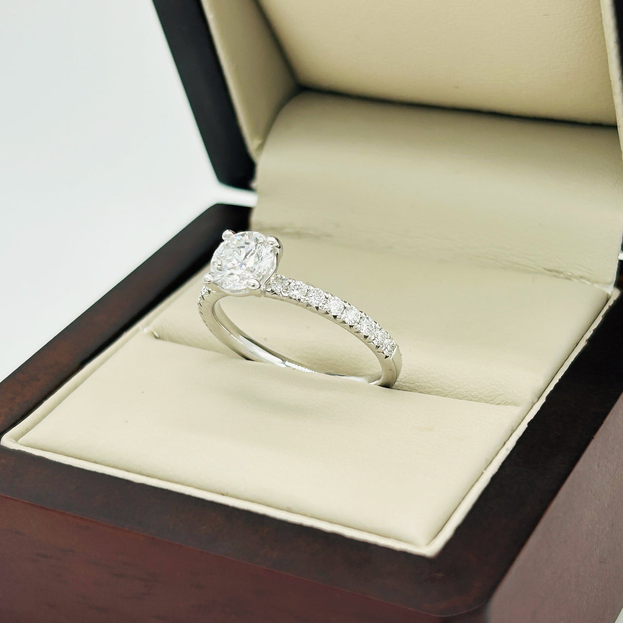 Anillo Oro Blanco 14k - 1.10 CTW Diamante de Laboratorio