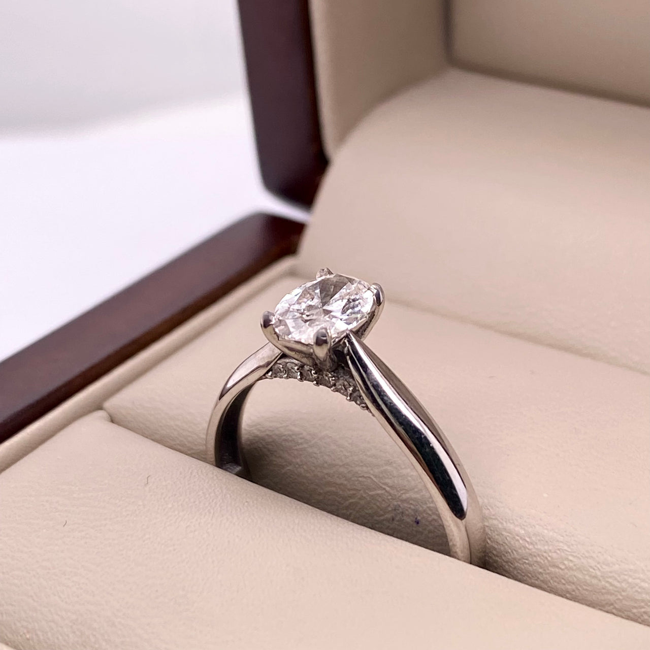 Anillo Oro Blanco 14k - 0.70 CT Diamante de Laboratorio