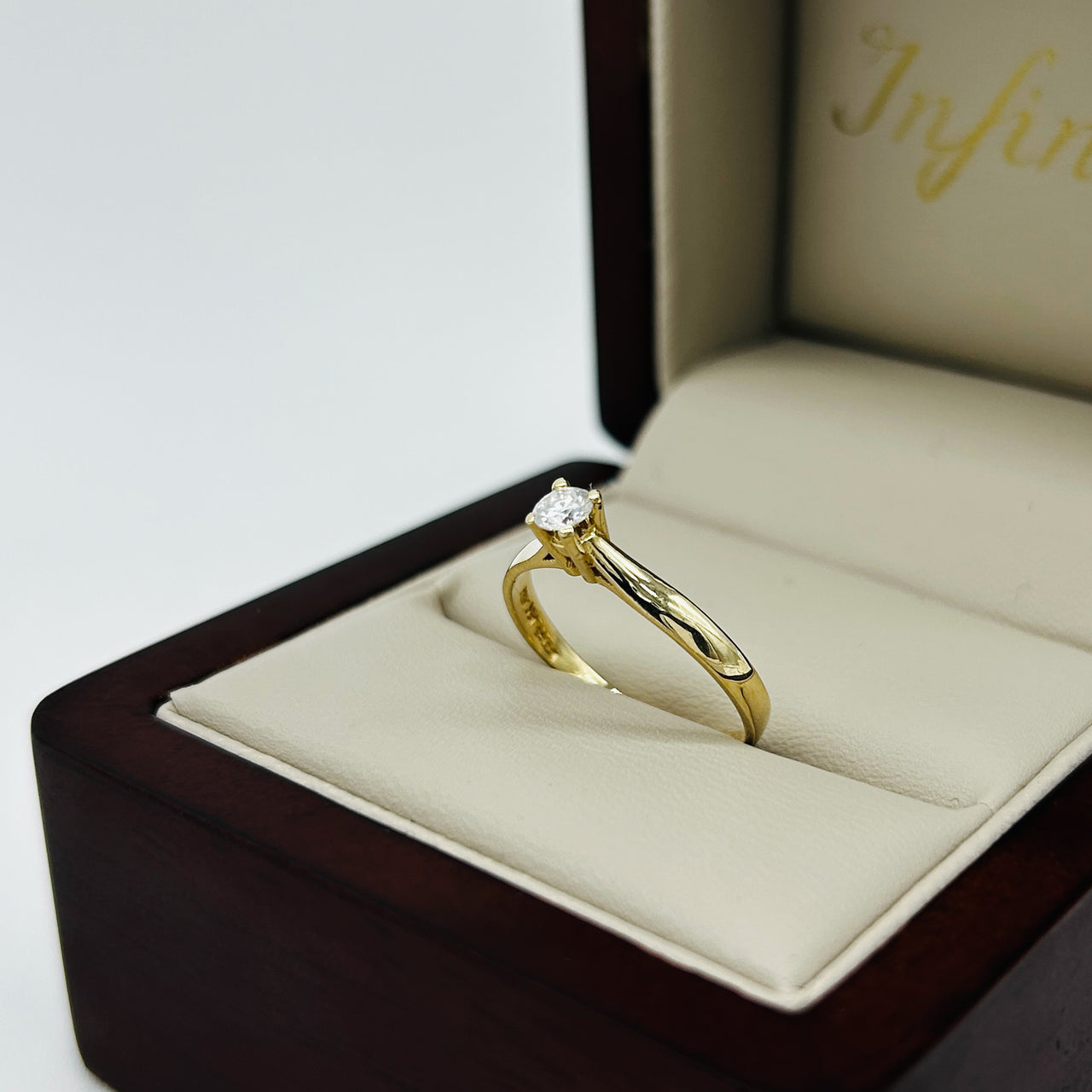 Anillo Oro 14k - Moissanita 0.15 CT