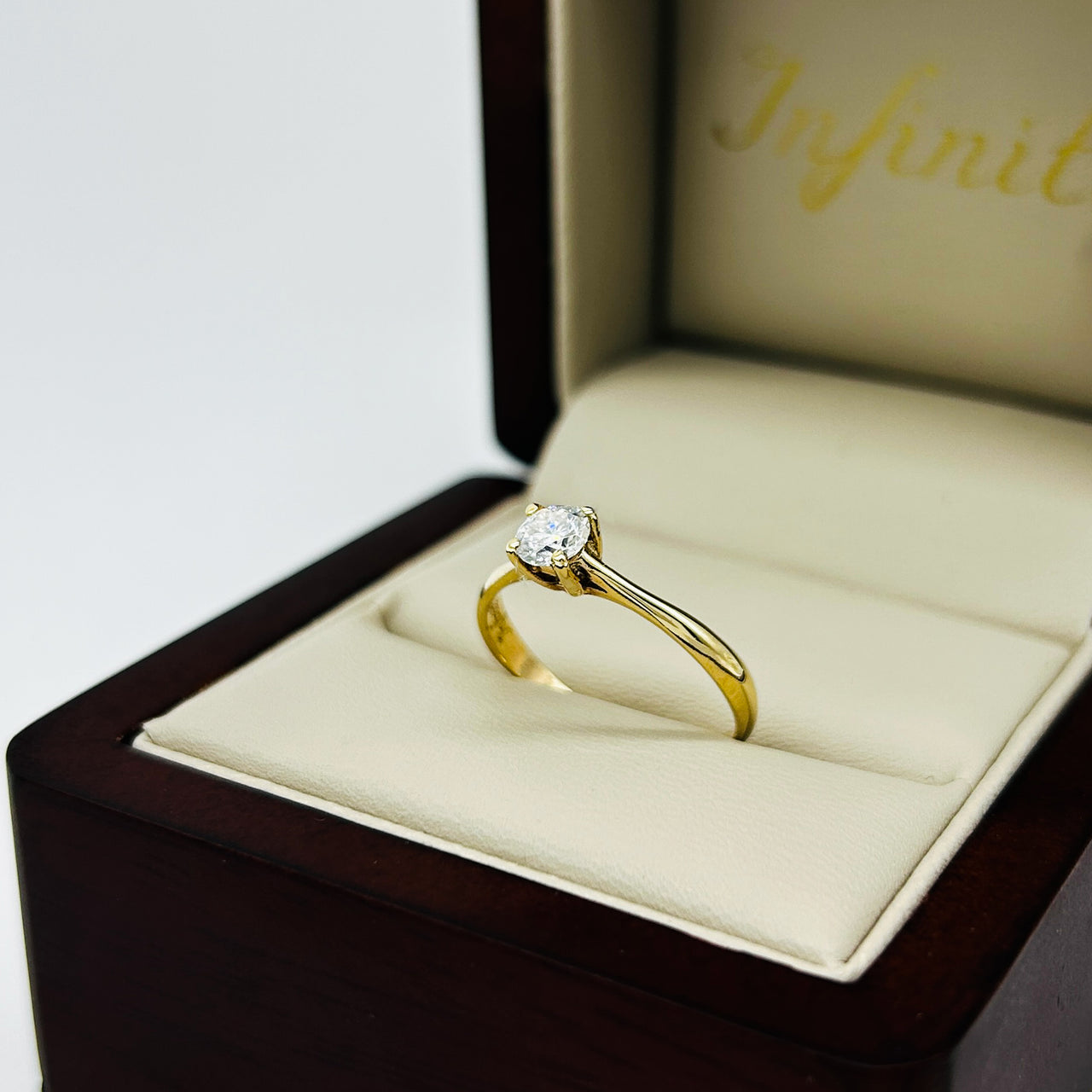 Anillo Oro 14k - Moissanita 0.30 CT