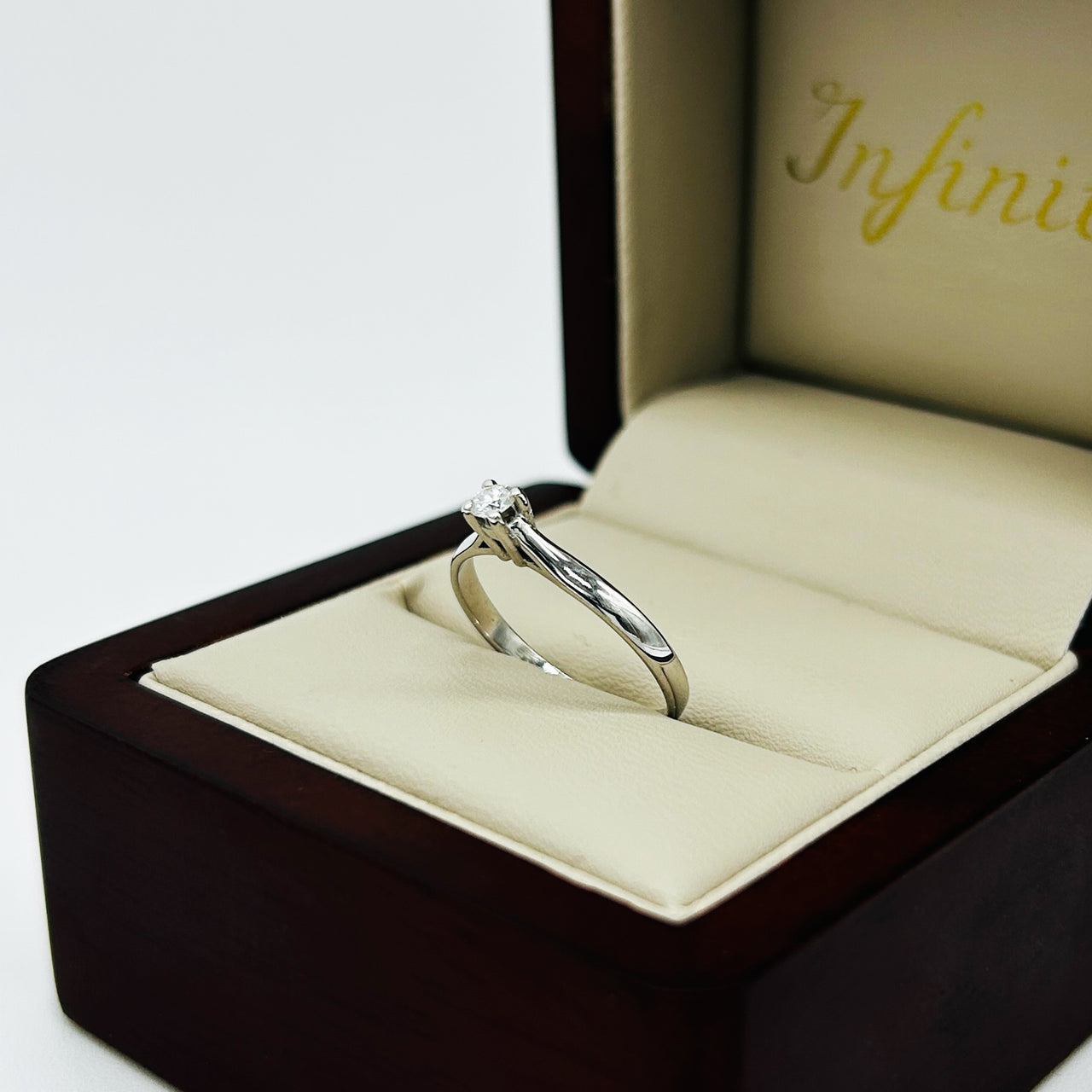 Anillo Oro Blanco 14k - Moissanita 0.10 CT