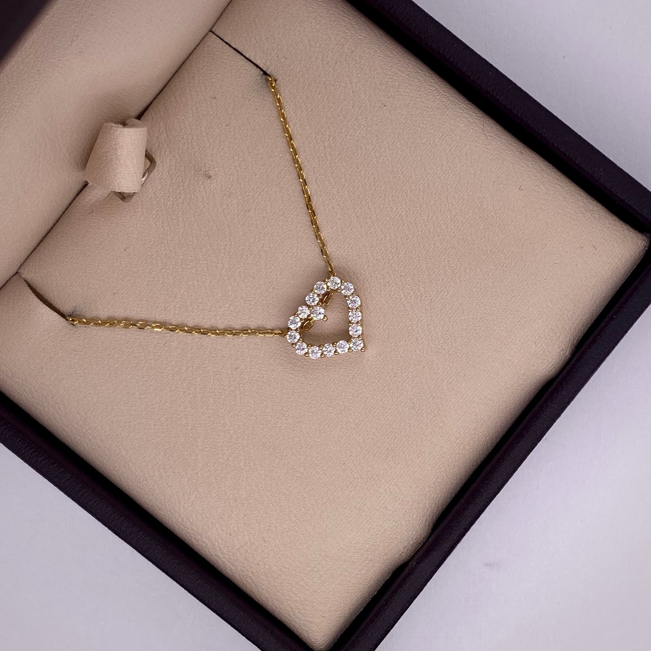 Gargantilla Oro 10k - Corazón con Zirconias