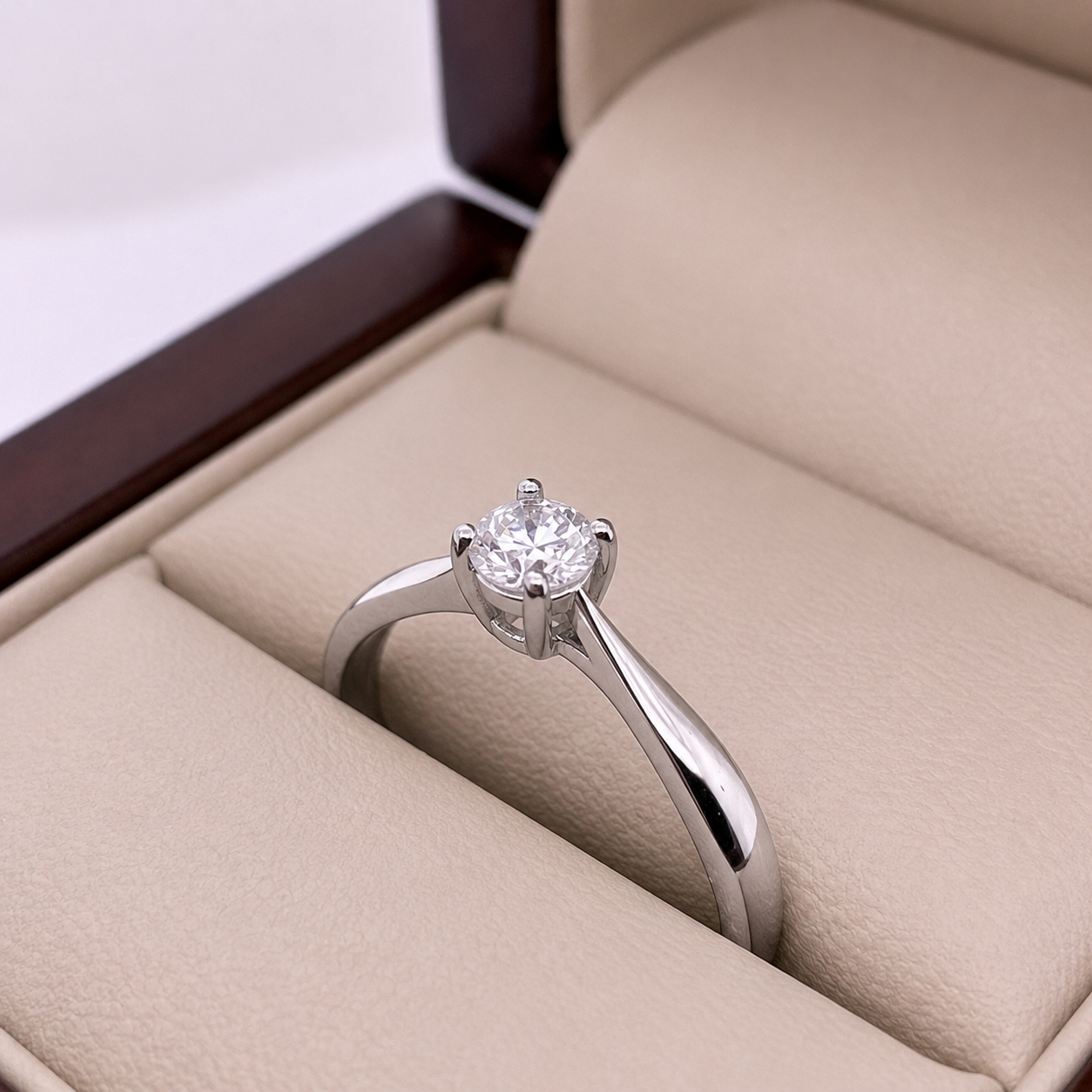 Anillo Oro Blanco 14k - 0.30 CT Diamante de Laboratorio