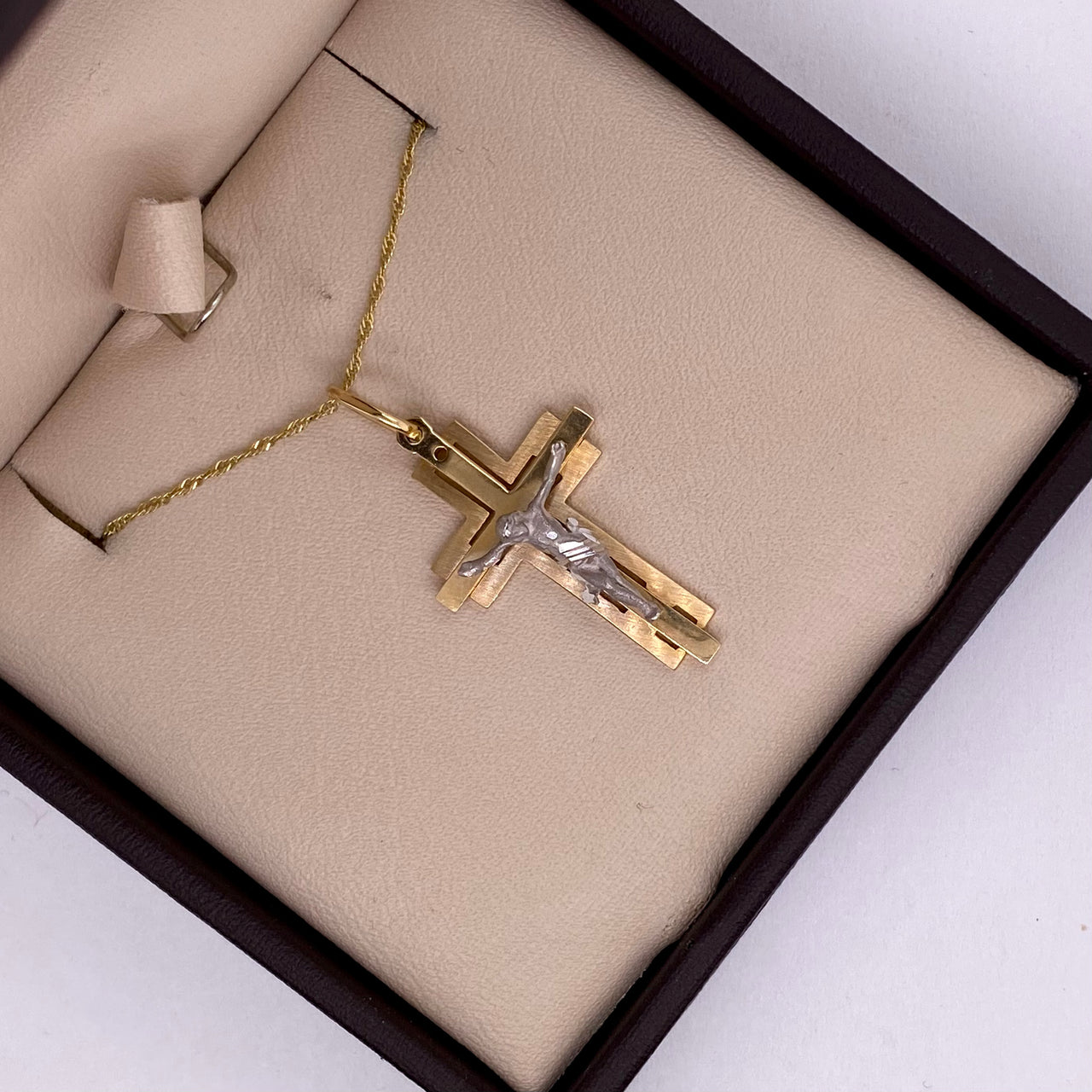 Cruz 3D Plana con Cruz sobre Cruz - Oro 14k