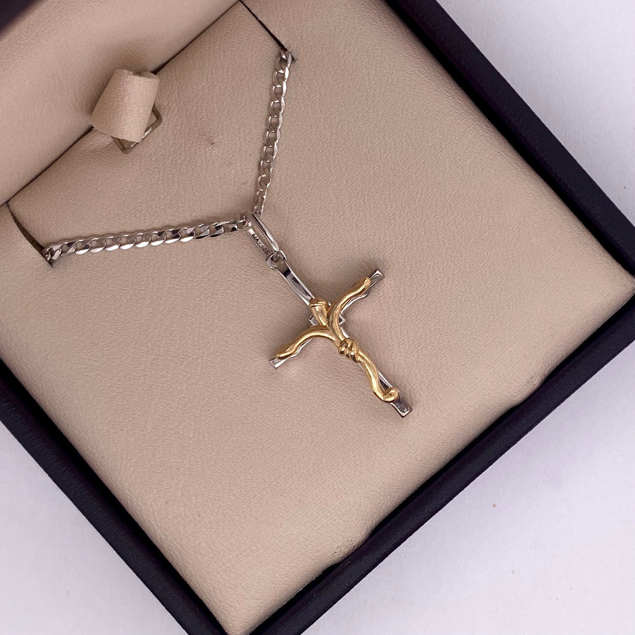 Cruz con Cristo Amarillo - Oro Blanco 14k