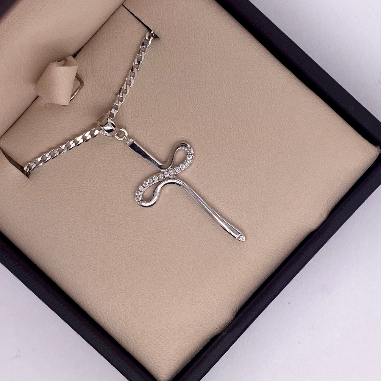 Cruz Oro Blanco 14k - Zirconias, Alto 3.8 cm, Ancho 1.6 cm