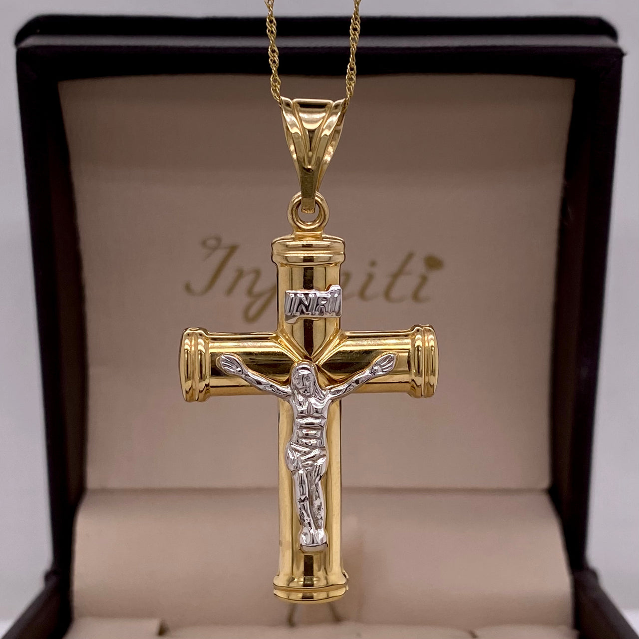 Cruz Oro 14k - Cristo Blanco, Forma Tubo, Alto 4.5 cm, Ancho 2.5 cm
