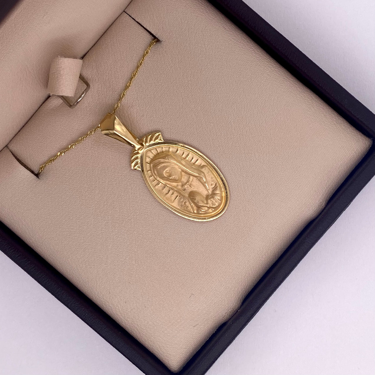 Medalla Oro 14k - Virgen de Guadalupe 3.2 cm