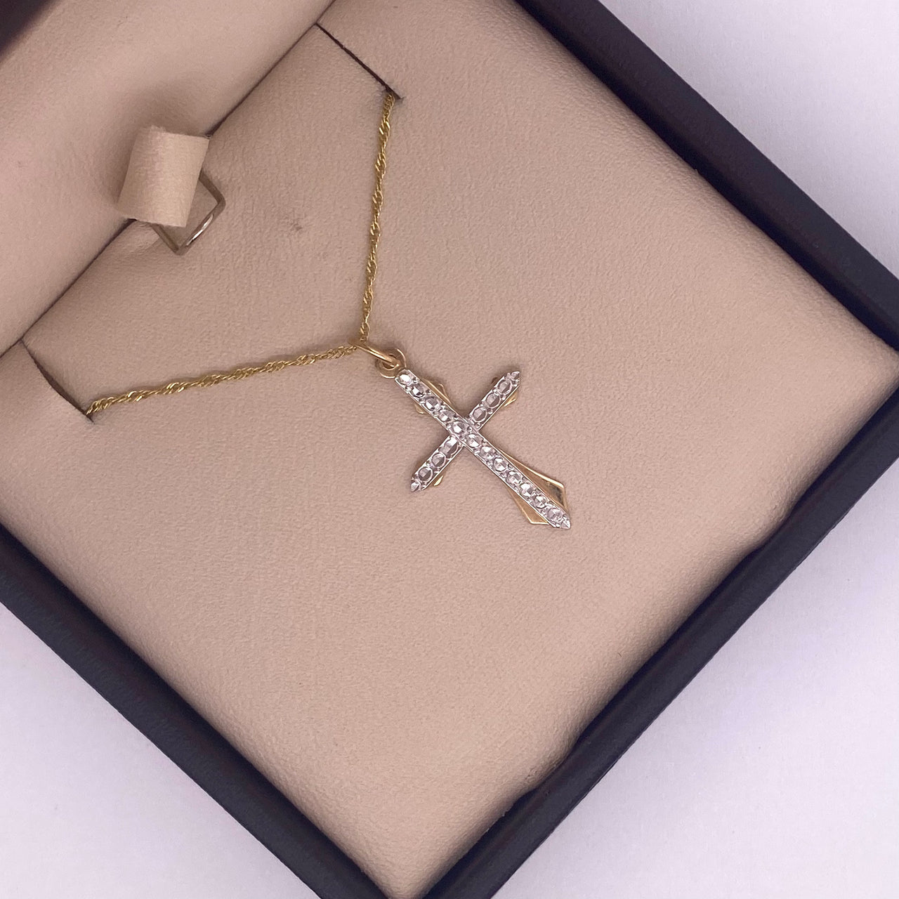 Cruz Oro 14k - Blanco y Amarillo