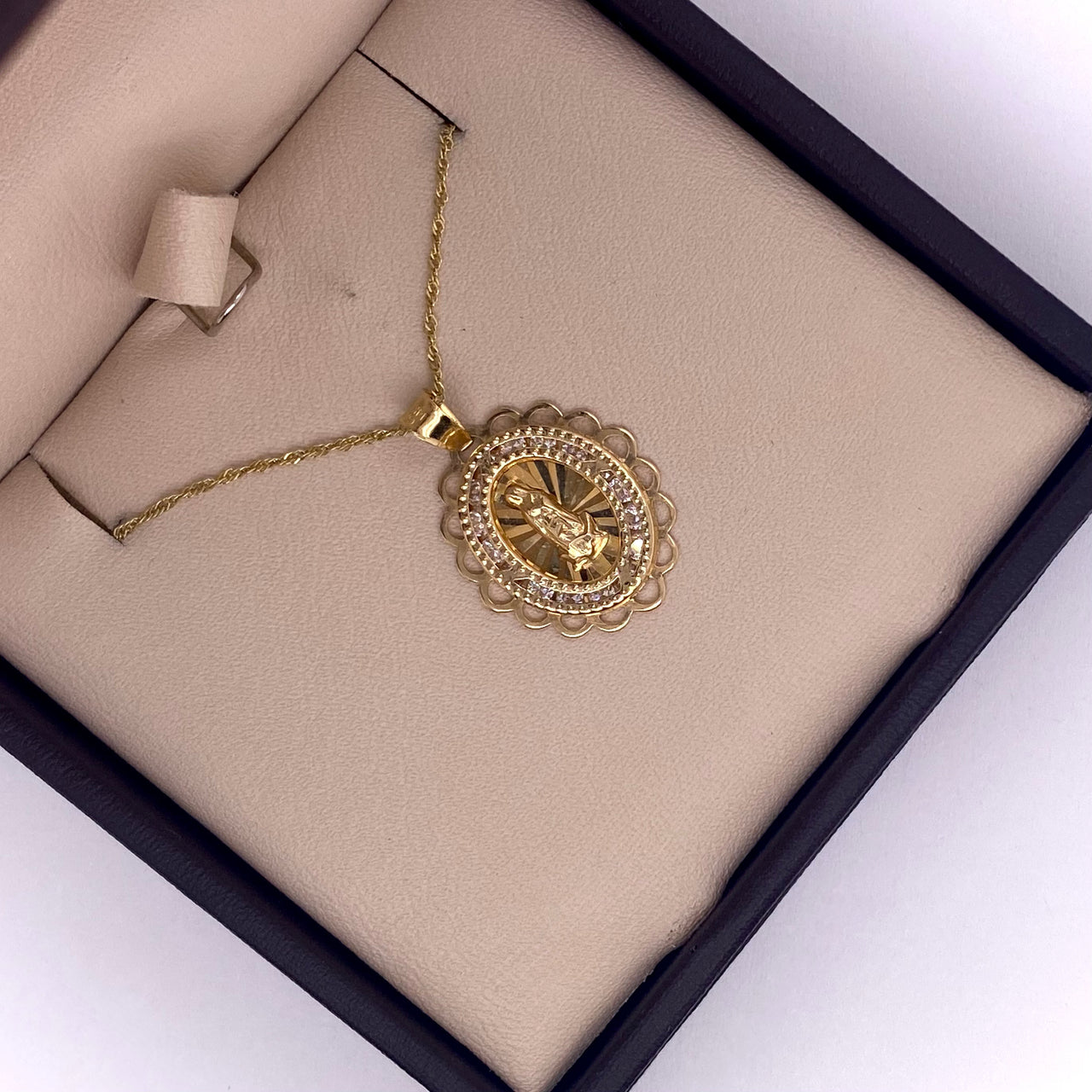 Medalla Oro 14k - Virgen de Guadalupe con Zirconias