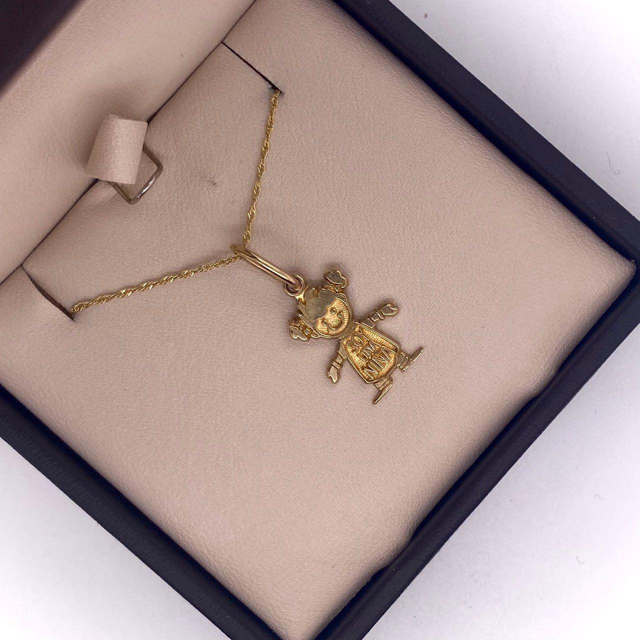 Dije Oro 10k - Niña 3 cm Alto, Largo 1.5 cm