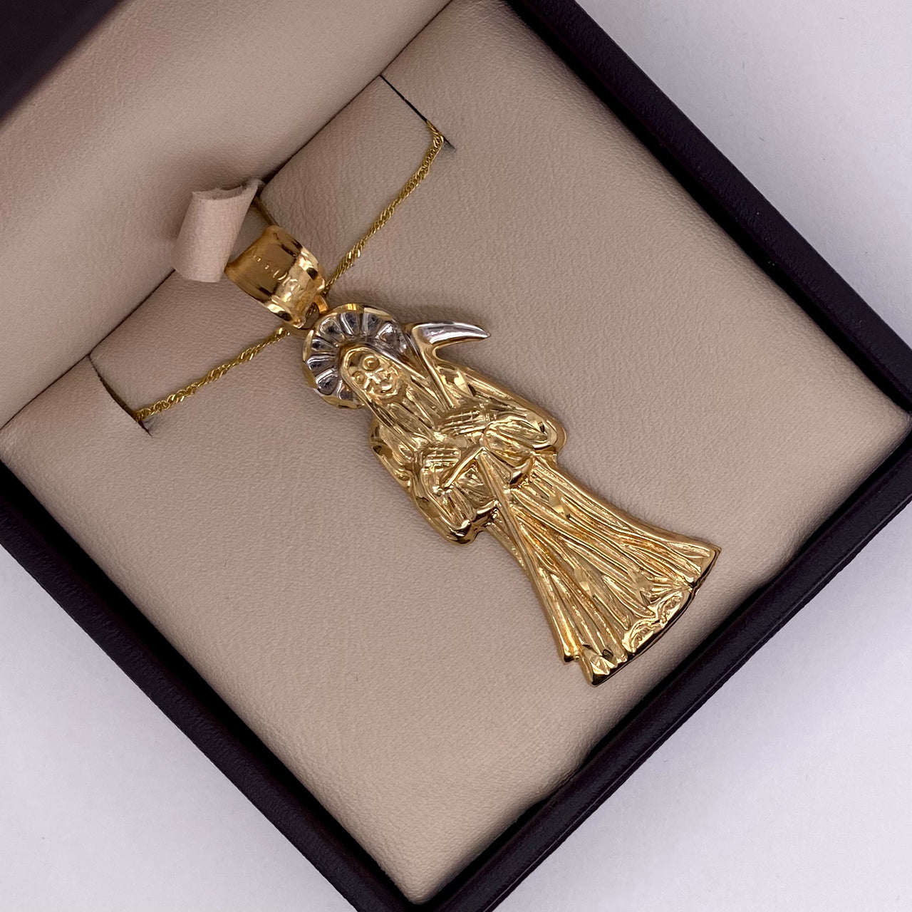 Dije Oro 10k - Santí­sima Muerte 5.2 x 1.8 cm