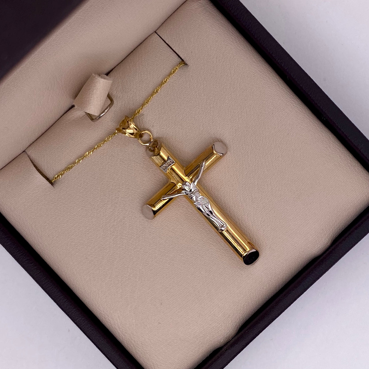 Dije Oro 10k - Cruz con Cristo Oro Combinado