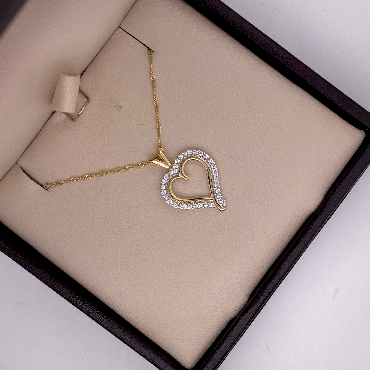 Dije de corazón con Zirconias