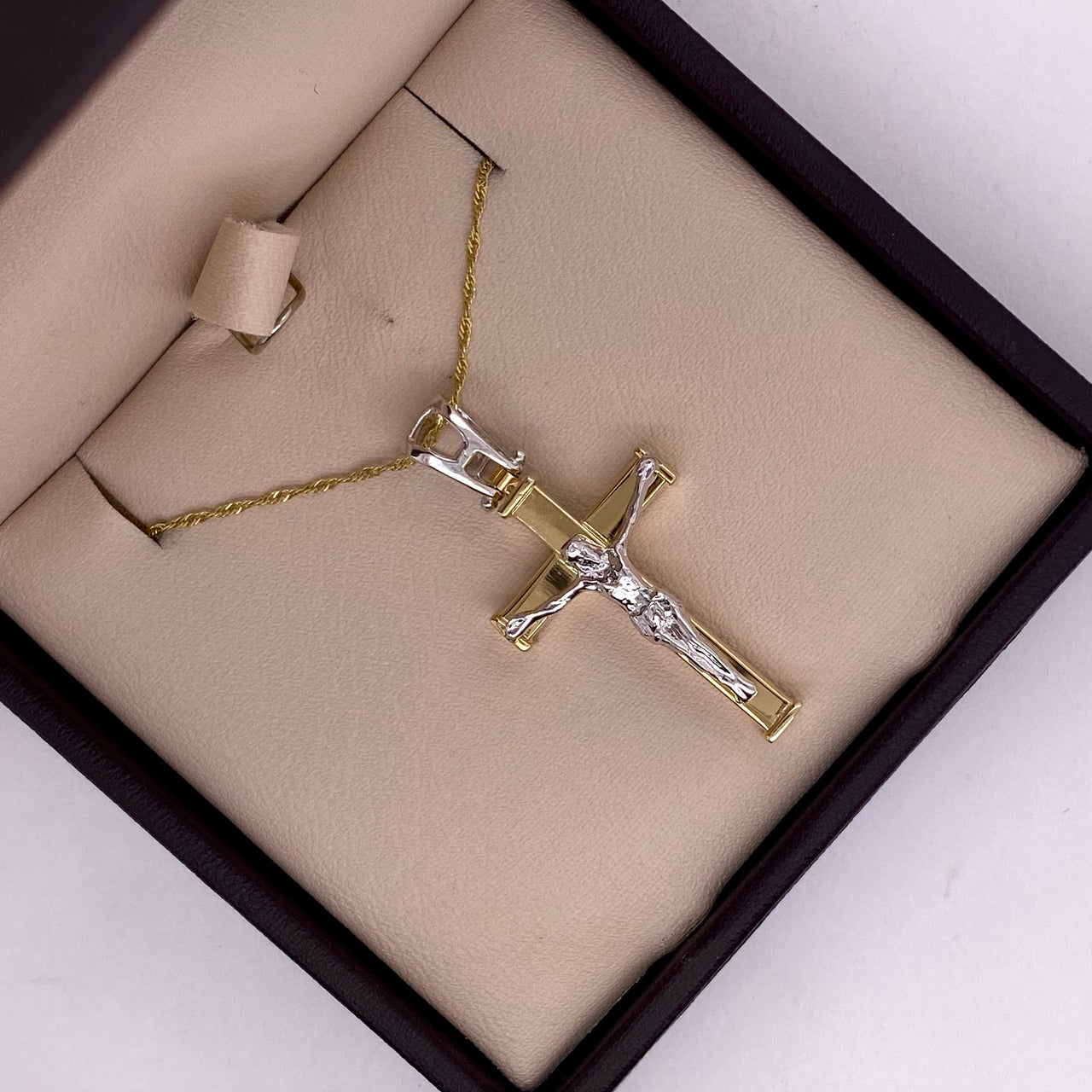 Cruz Oro 10k - Con Cristo Blanco 3.5 cm Alto, 1.8 cm Ancho